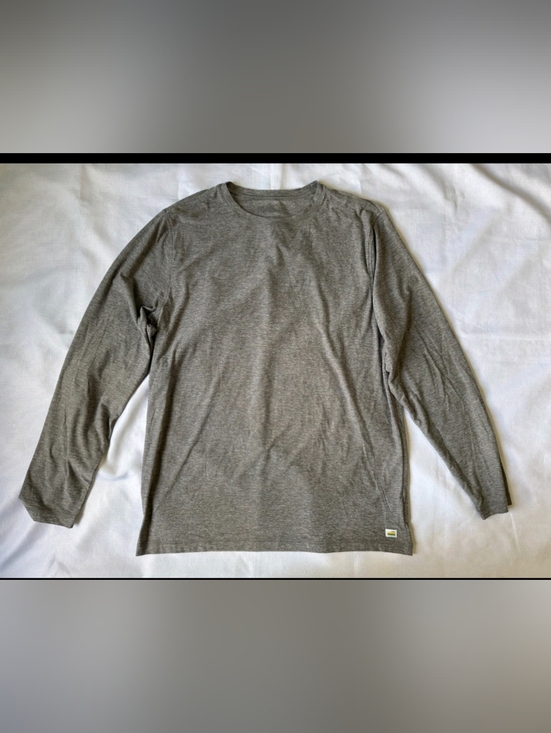 Vuori Other - Vuori Strato Tech Long Sleeve Tee Men’s Large Heather Gray UltraSoftPerformance